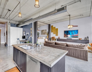 425 N Andrews Avenue - Photo Thumbnail 14