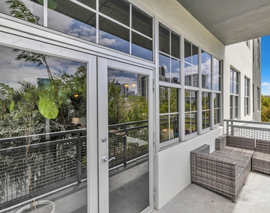 425 N Andrews Avenue - Photo Thumbnail 19
