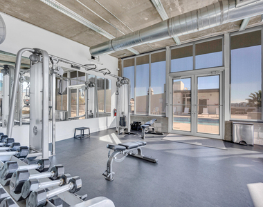 425 N Andrews Avenue - Photo Thumbnail 31