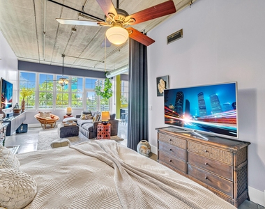 425 N Andrews Avenue - Photo Thumbnail 9