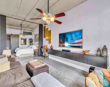 425 N Andrews Avenue - Photo Thumbnail 11
