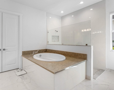 9256 Crestview Circle - Photo Thumbnail 19
