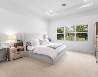 9256 Crestview Circle - Photo Thumbnail 15