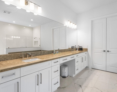 9256 Crestview Circle - Photo Thumbnail 18