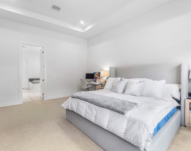 9256 Crestview Circle - Photo Thumbnail 17