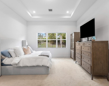 9256 Crestview Circle - Photo Thumbnail 16