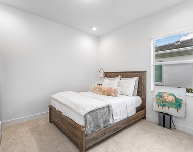 9256 Crestview Circle - Photo Thumbnail 22