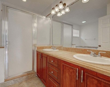 10758 Lake Jasmine Drive - Photo Thumbnail 33