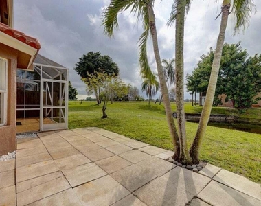 10758 Lake Jasmine Drive - Photo Thumbnail 14