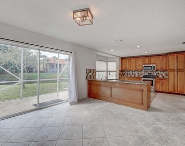 10758 Lake Jasmine Drive - Photo Thumbnail 9