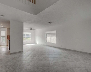 10758 Lake Jasmine Drive - Photo Thumbnail 6