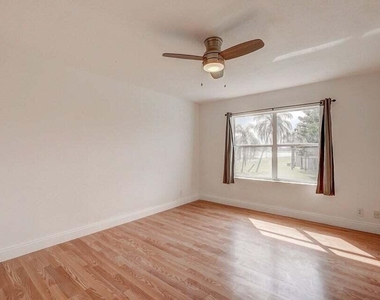 10758 Lake Jasmine Drive - Photo Thumbnail 31