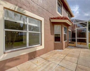 10758 Lake Jasmine Drive - Photo Thumbnail 13