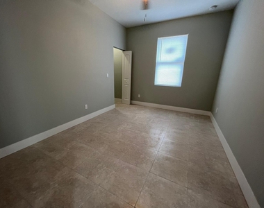 227 N E Street - Photo Thumbnail 12