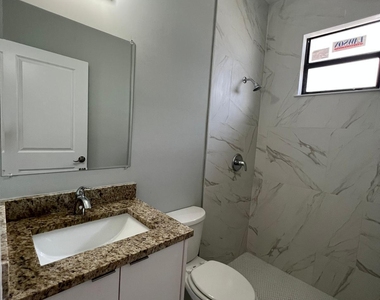 227 N E Street - Photo Thumbnail 15