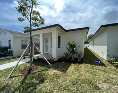 227 N E Street - Photo Thumbnail 19