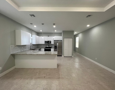 227 N E Street - Photo Thumbnail 5