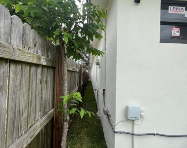 227 N E Street - Photo Thumbnail 24