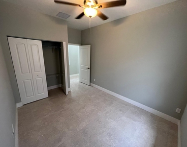 227 N E Street - Photo Thumbnail 14