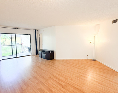 6475 W Oakland Park Boulevard - Photo Thumbnail 1
