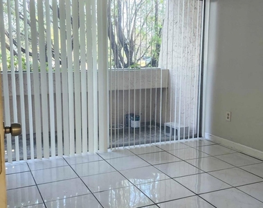 488 Ne 18th Avenue - Photo Thumbnail 2
