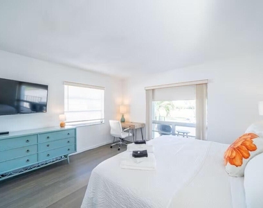 6 Lucerne Avenue - Photo Thumbnail 12