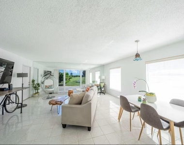 6 Lucerne Avenue - Photo Thumbnail 2