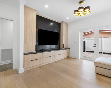 1366 Sw 4th Court - Photo Thumbnail 19