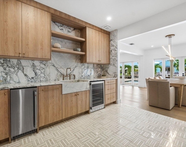 1366 Sw 4th Court - Photo Thumbnail 15