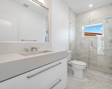 1366 Sw 4th Court - Photo Thumbnail 20