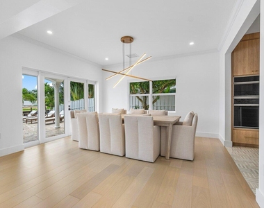 1366 Sw 4th Court - Photo Thumbnail 12