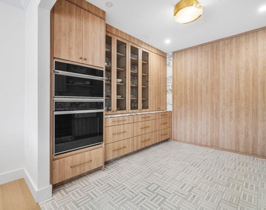1366 Sw 4th Court - Photo Thumbnail 14