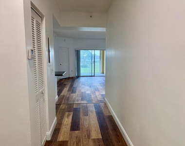 2080 Greenview Shores Boulevard - Photo Thumbnail 2