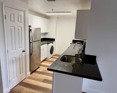 2080 Greenview Shores Boulevard - Photo Thumbnail 5