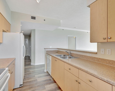 616 Clearwater Park Road - Photo Thumbnail 4