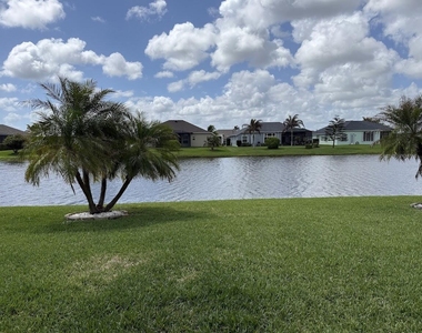 515 S Valencia Cir Circle Sw - Photo Thumbnail 1