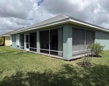 515 S Valencia Cir Circle Sw - Photo Thumbnail 2