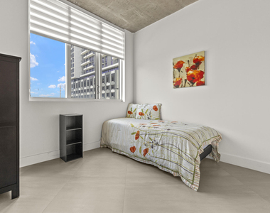 300 S Australian Avenue - Photo Thumbnail 15