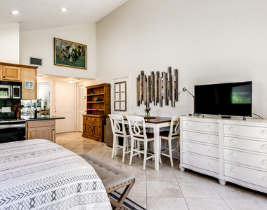 11863 Wimbledon Circle - Photo Thumbnail 2