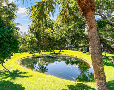 11863 Wimbledon Circle - Photo Thumbnail 13