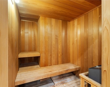 17437 Oak Creek Court - Photo Thumbnail 43