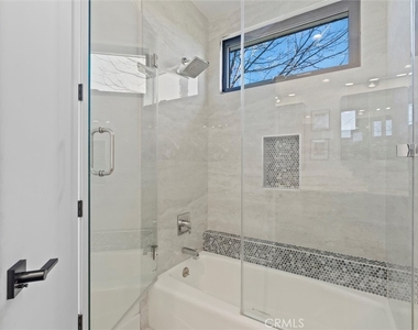 17437 Oak Creek Court - Photo Thumbnail 48