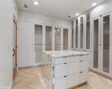 17437 Oak Creek Court - Photo Thumbnail 40
