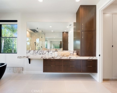 17437 Oak Creek Court - Photo Thumbnail 39