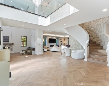 17437 Oak Creek Court - Photo Thumbnail 2