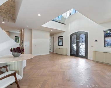 17437 Oak Creek Court - Photo Thumbnail 3