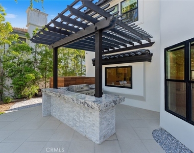 17437 Oak Creek Court - Photo Thumbnail 21