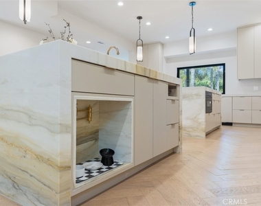 17437 Oak Creek Court - Photo Thumbnail 9