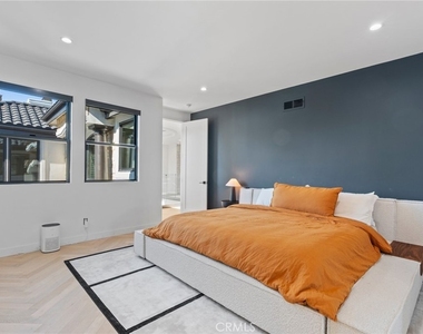 17437 Oak Creek Court - Photo Thumbnail 47