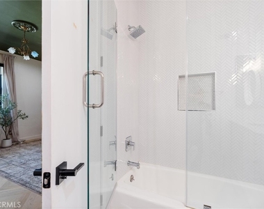 17437 Oak Creek Court - Photo Thumbnail 46